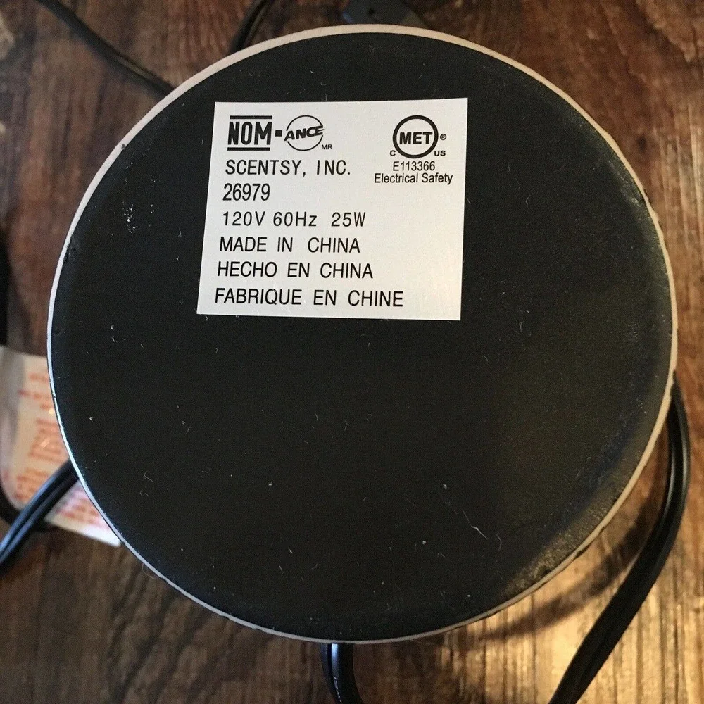 Scentsy Cobbled Leather Wax Warmer Rare Retired Red Black Brick Pattern 26979